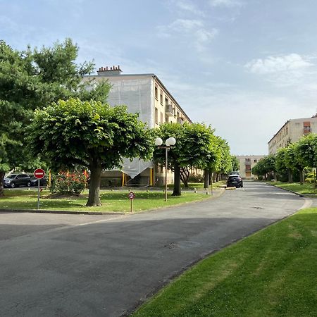 Chambre Simple Paisible Proche De Paris Drancy Esterno foto