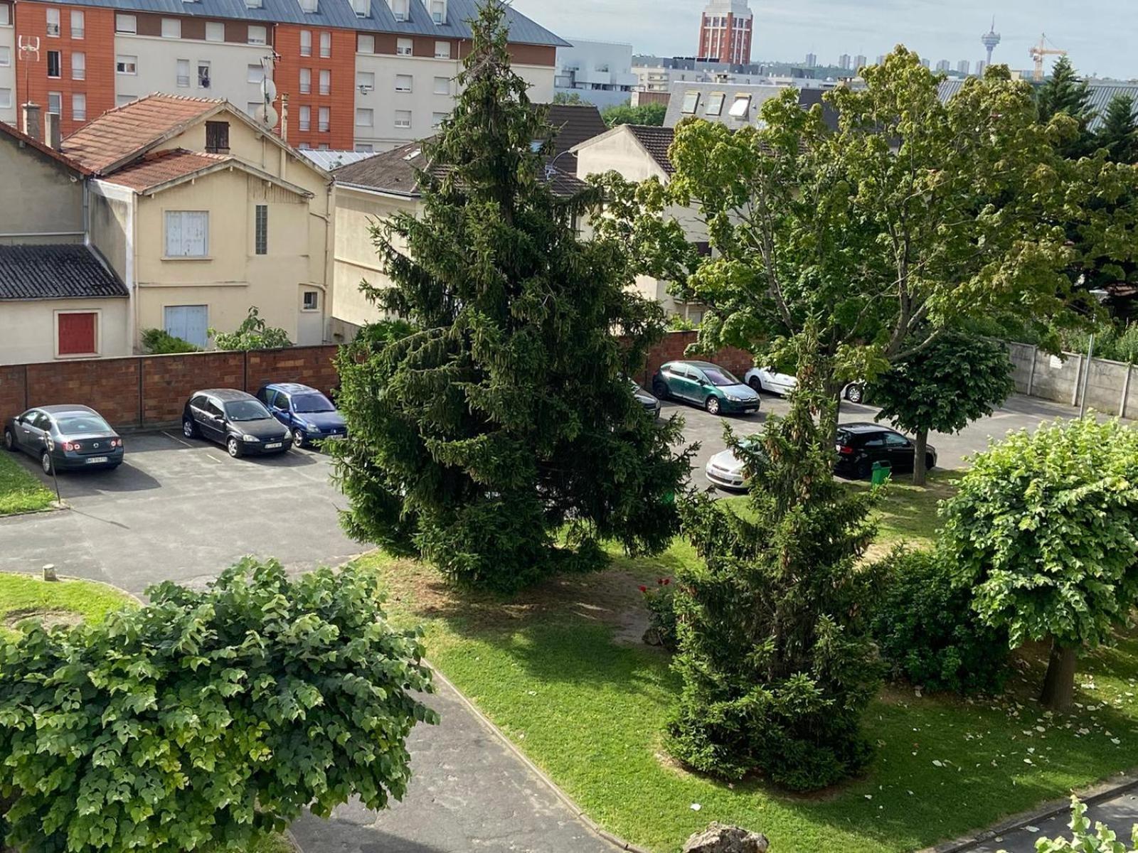 Chambre Simple Paisible Proche De Paris Drancy Esterno foto