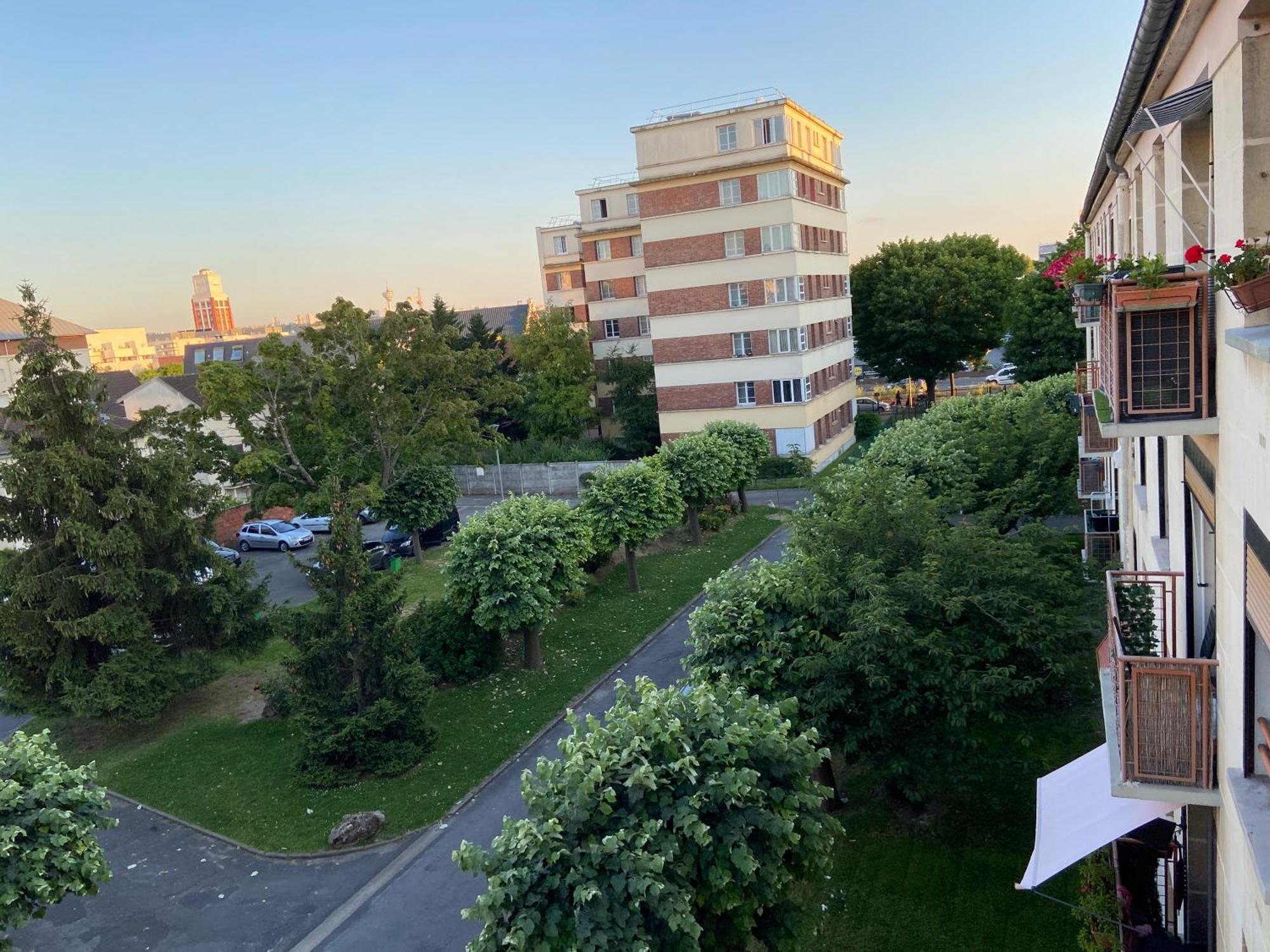Chambre Simple Paisible Proche De Paris Drancy Esterno foto